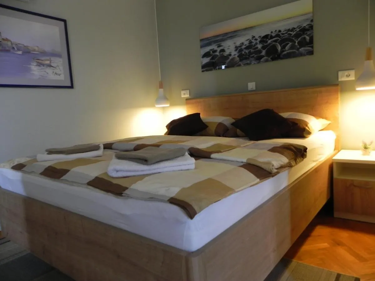 Apartments Katalenic Selce