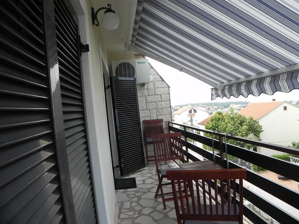 Apartments Katalenic Selce