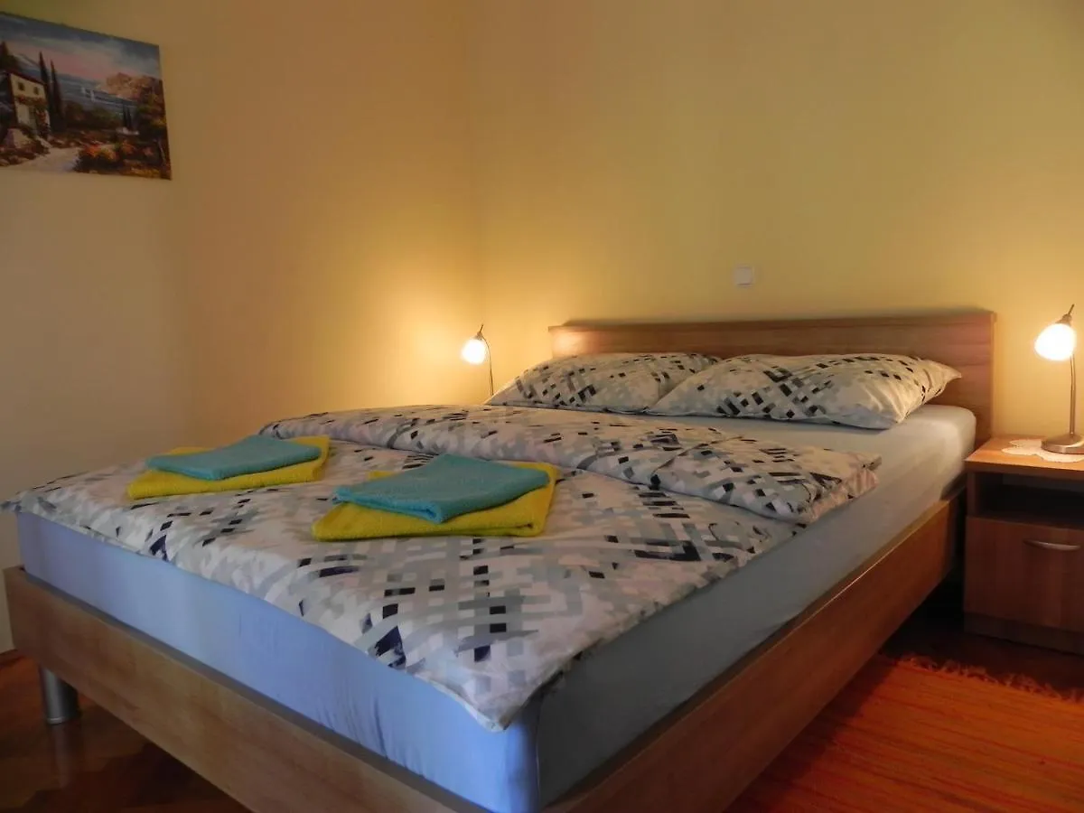 Apartments Katalenic 0*, Selce
